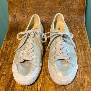 Tretorn Marley sneaker in metallic silver